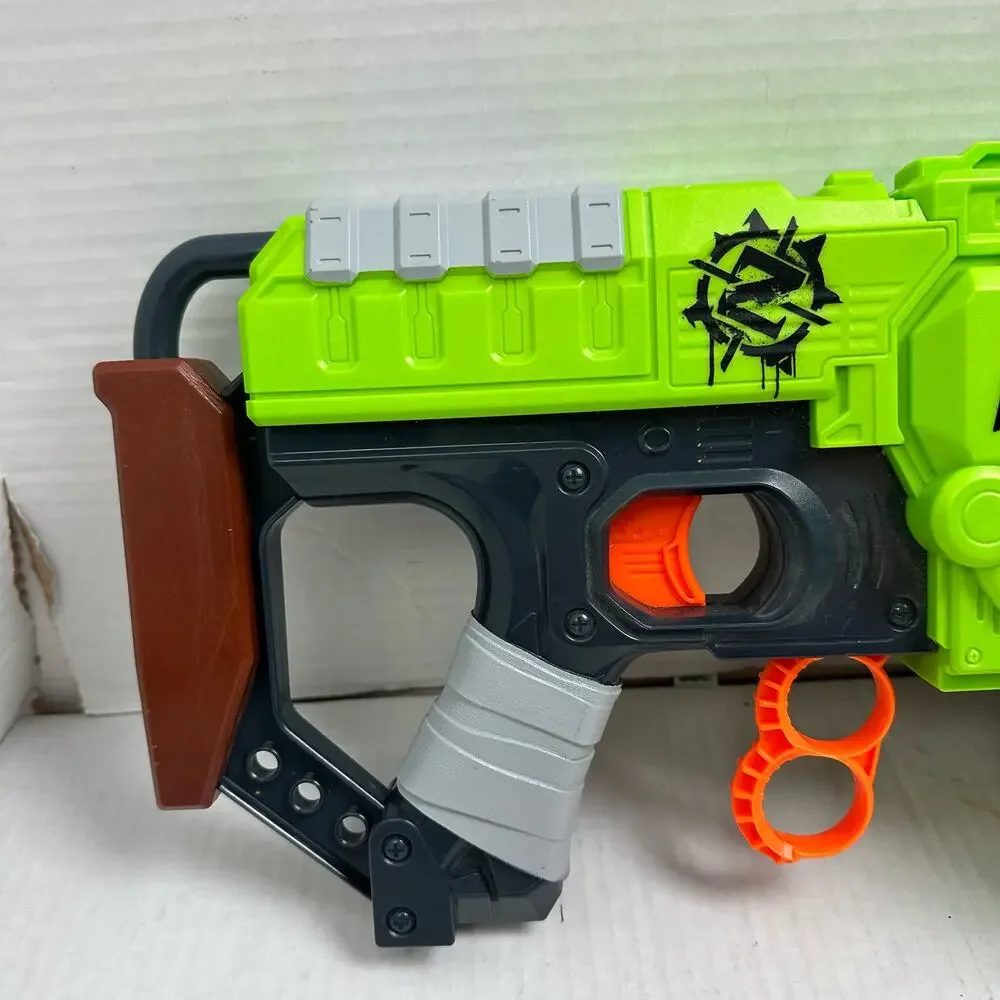 Nerf ZombieStrike Doominator 24 Dart Blaster Green